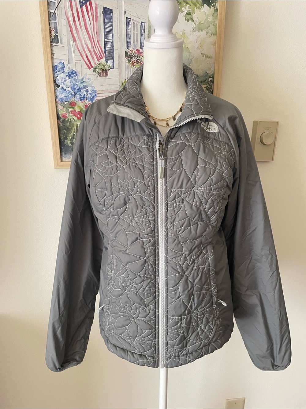 The North Face Catawissa Floral Embroidered Quilted Puffer Jacket Women’s Small